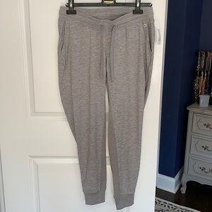 NWT GapFit Maternity Brushed Tech Jersey Jogger